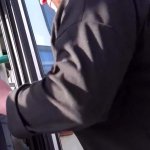 Disse to tjekkiske milf-tser viser mig deres bryster i bussen