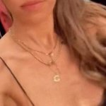 Annemarie Carpendale Sexy and Nude Shows Off Her Hot Tits and Legs in Instagram Photos