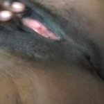 AMATEUR EBONY SPREID VET ROZE POESJE PAPA CUM