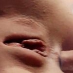 Vrouwelijk orgasme van anale seks. Detailopname