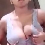indian mallu girl showing boobs aunty cleavage chut ungli pussy bhabhi cleavage boobs big