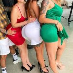 3 famous Italian pornstars with the colours of the flag