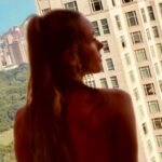 Annemarie Carpendale: In New York zieht sie blank