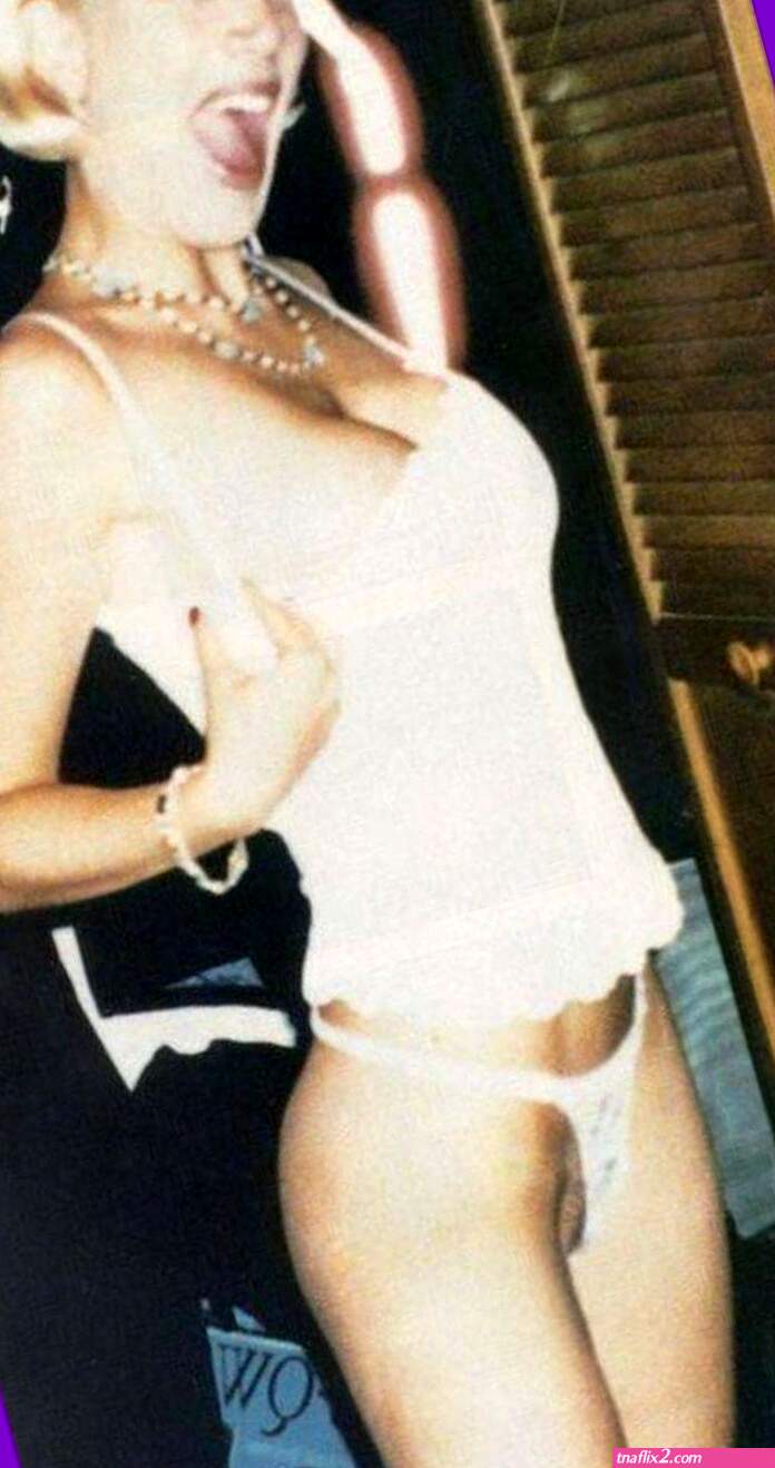 Tori spelling pussy