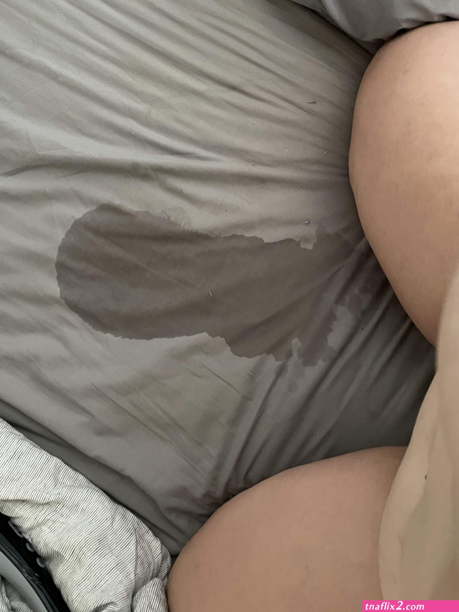 Squirt in bed